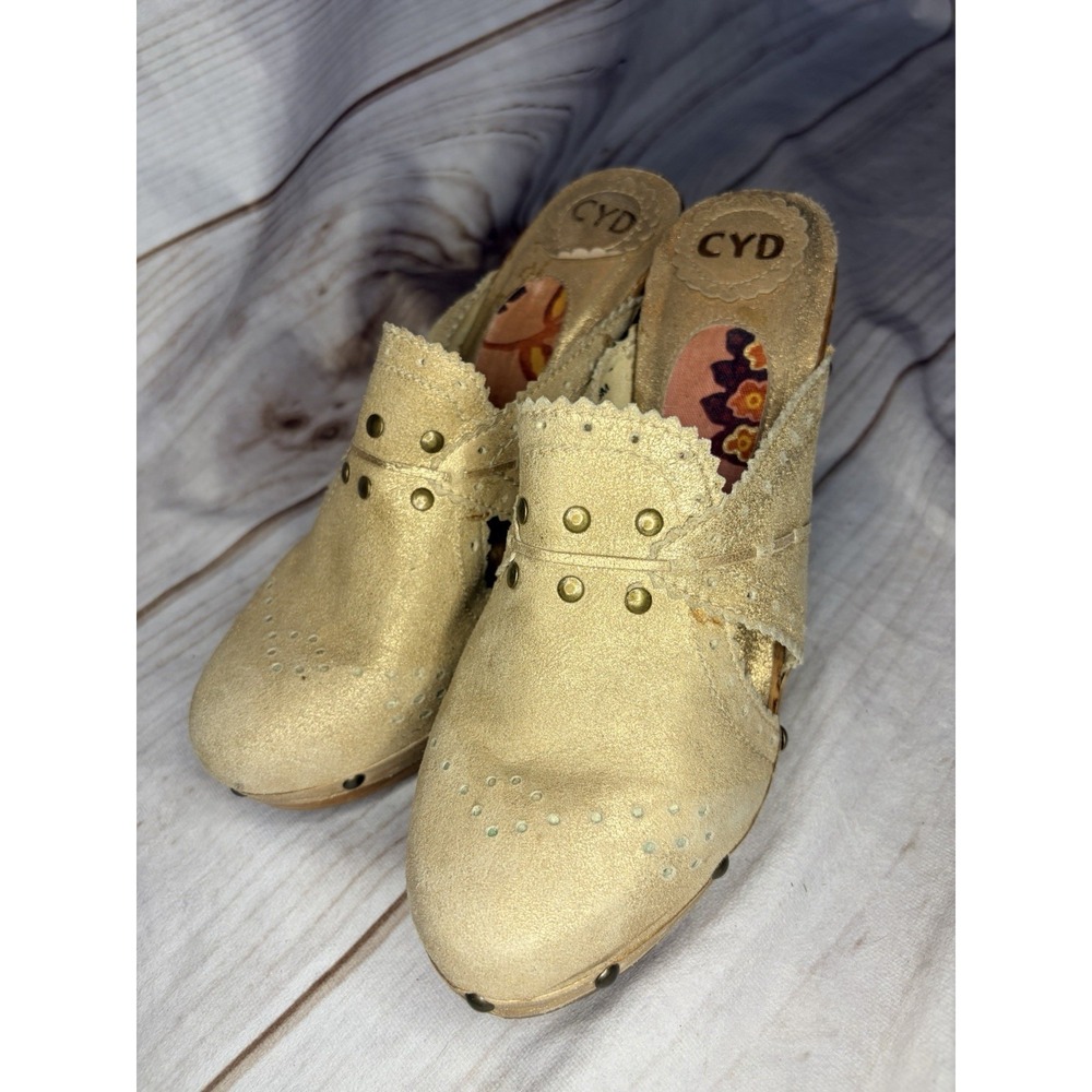 Vintage Y2K CYD 8M Gold Leather Clog Heels Studded Made in‎ Brazil - Picture 2 of 6